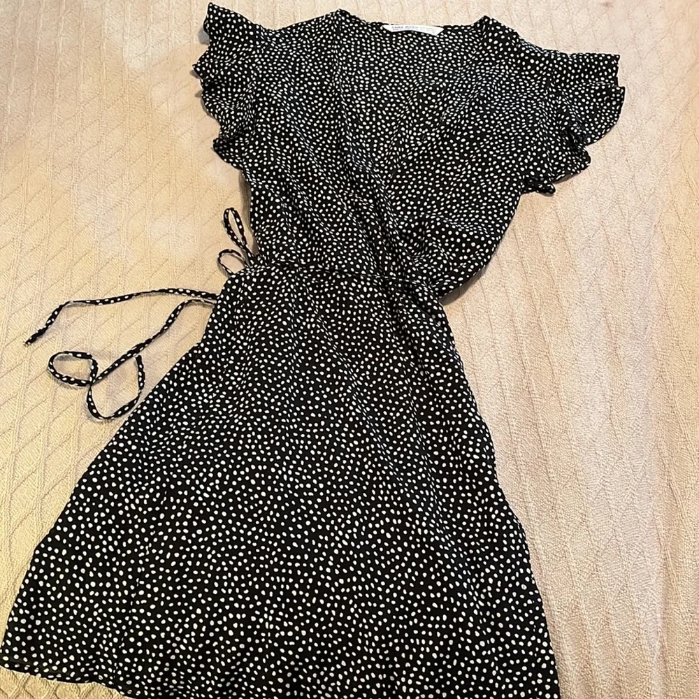 Zara Basic Wrap Top - Picture 4 of 13